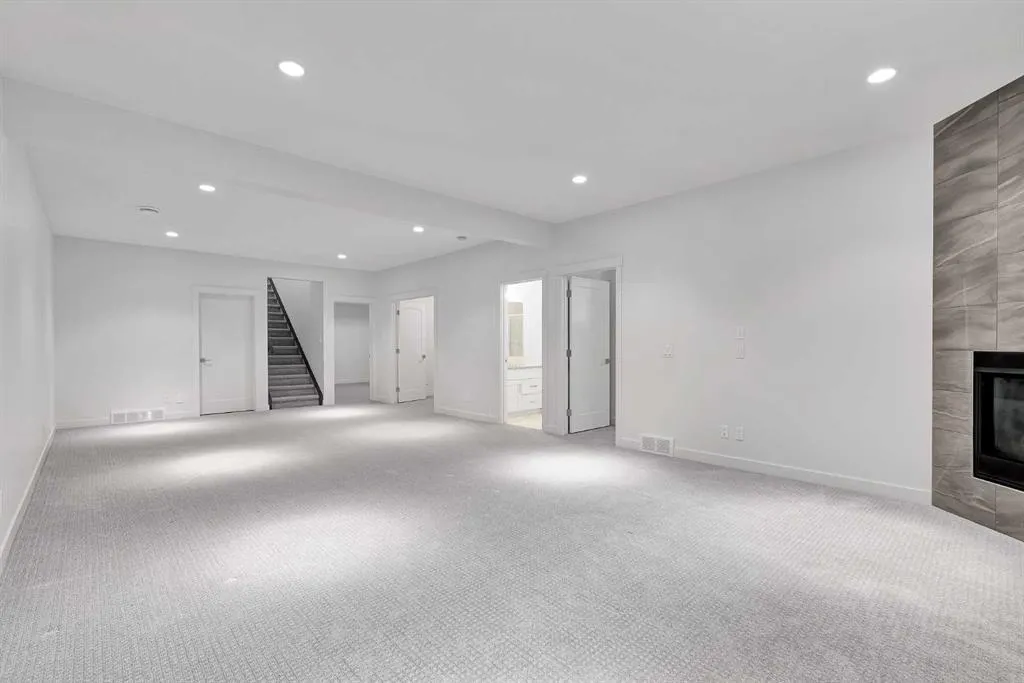 100 Sierra Morena Manor SW