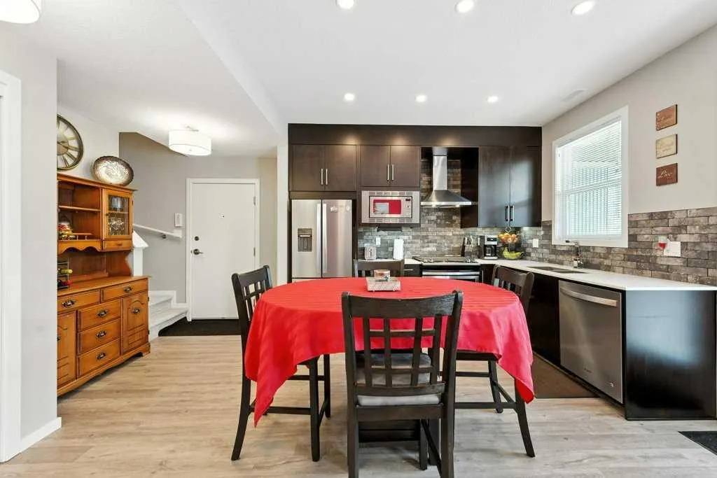 120 Redstone Walk NE, #201