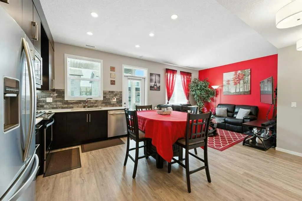 120 Redstone Walk NE, #201