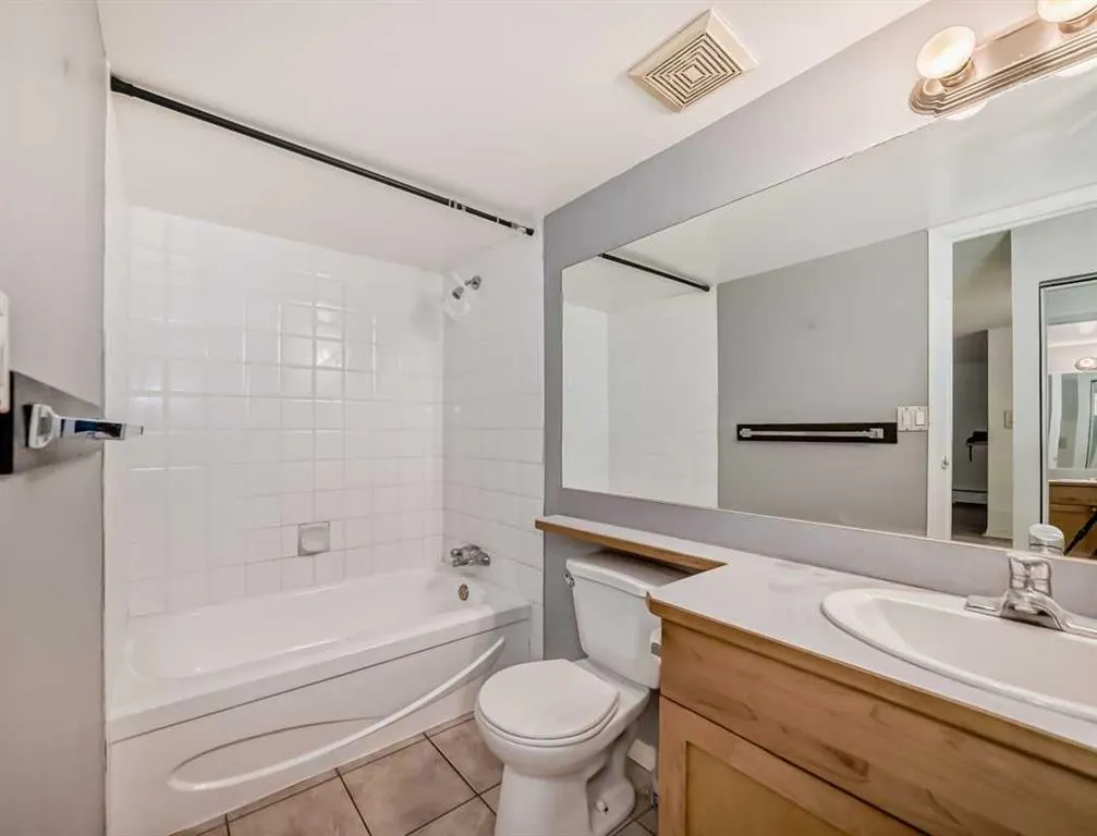 1334 12 Avenue SW, #201