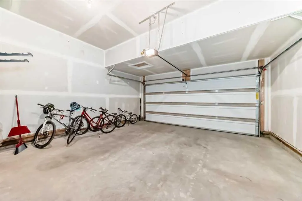 53 Spring Creek Common SW