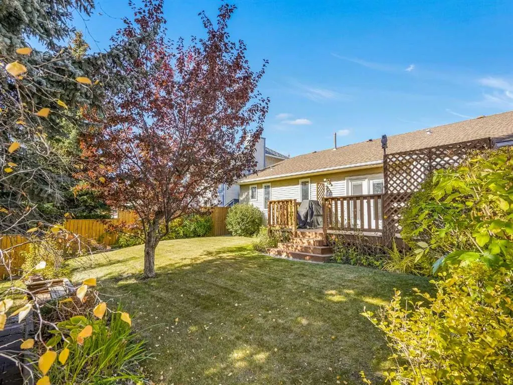 76 Wood Valley Rise SW