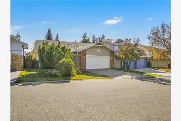 76 Wood Valley Rise SW