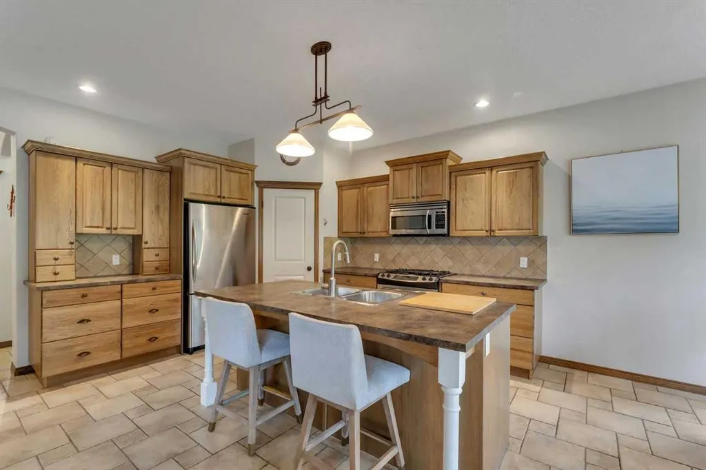 168 Sunset Close