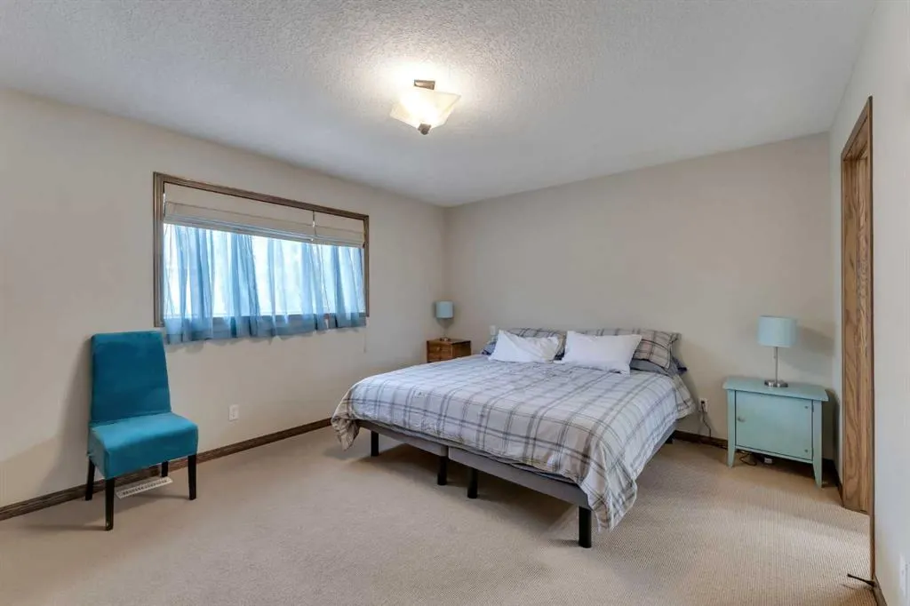 168 Sunset Close
