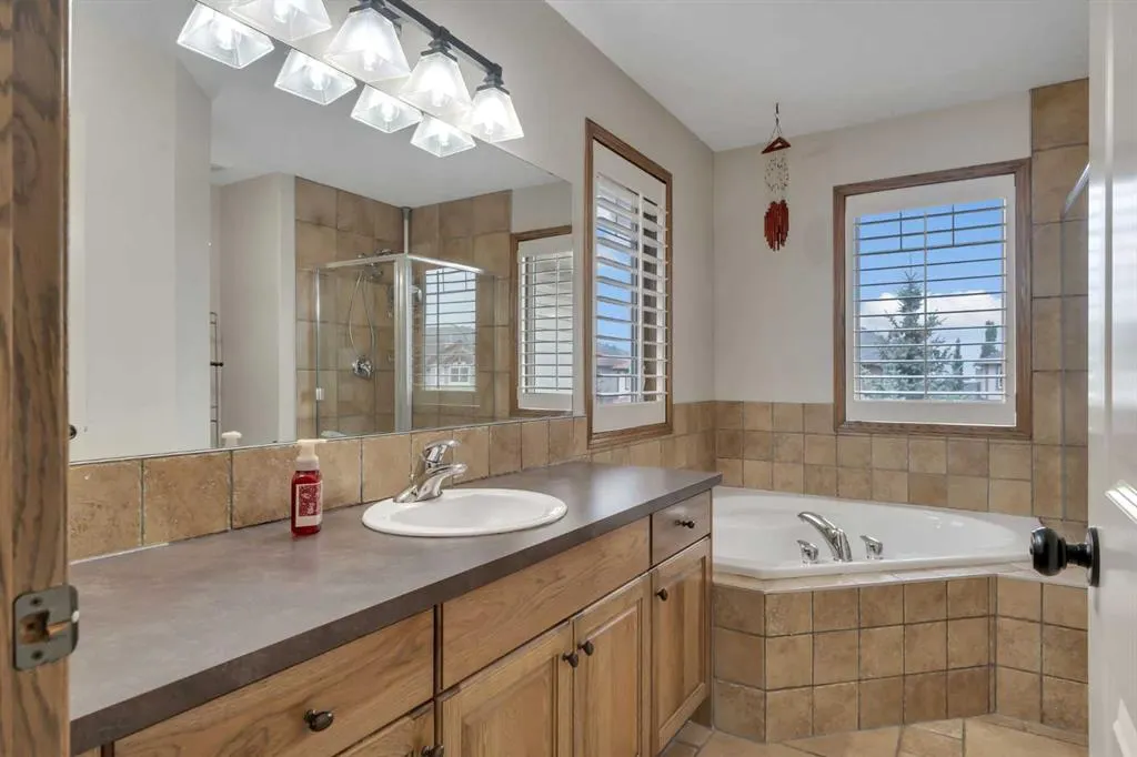 168 Sunset Close
