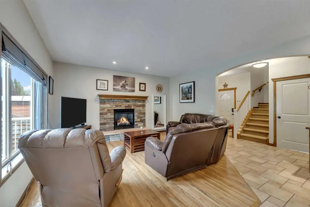 168 Sunset Close