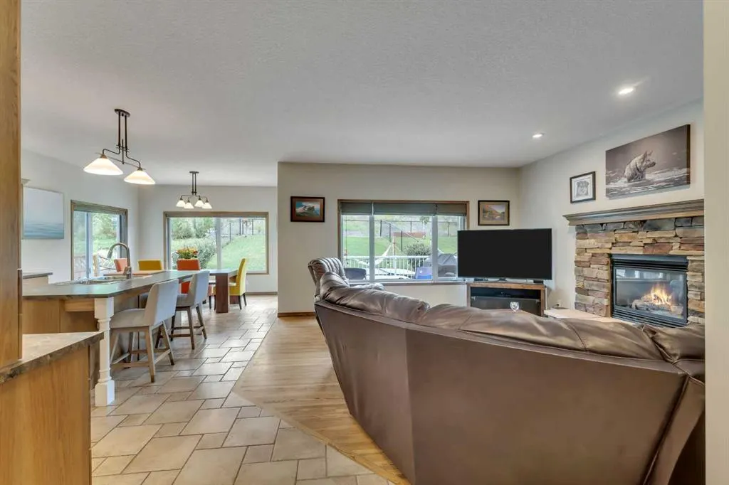 168 Sunset Close