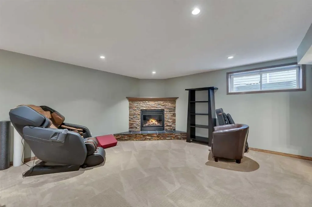 168 Sunset Close