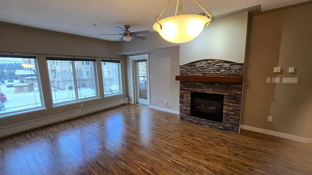 20 Discovery Ridge Close SW, #240