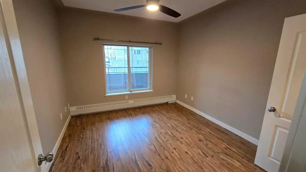 20 Discovery Ridge Close SW, #240