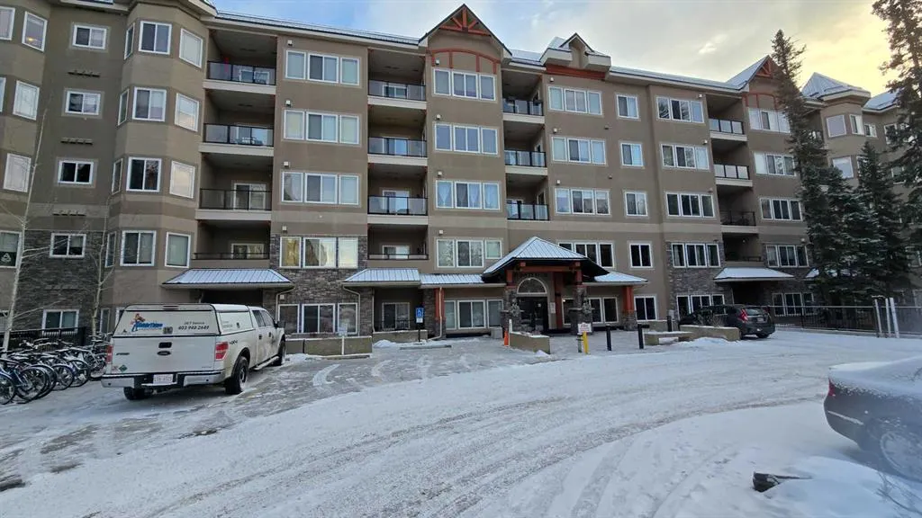 20 Discovery Ridge Close SW, #240