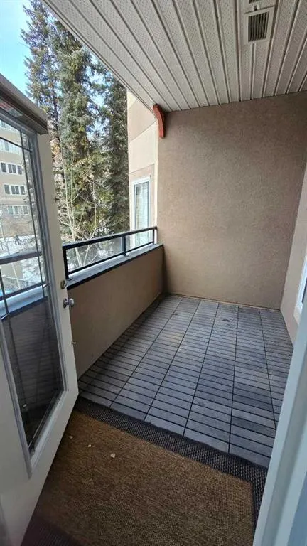 20 Discovery Ridge Close SW, #240