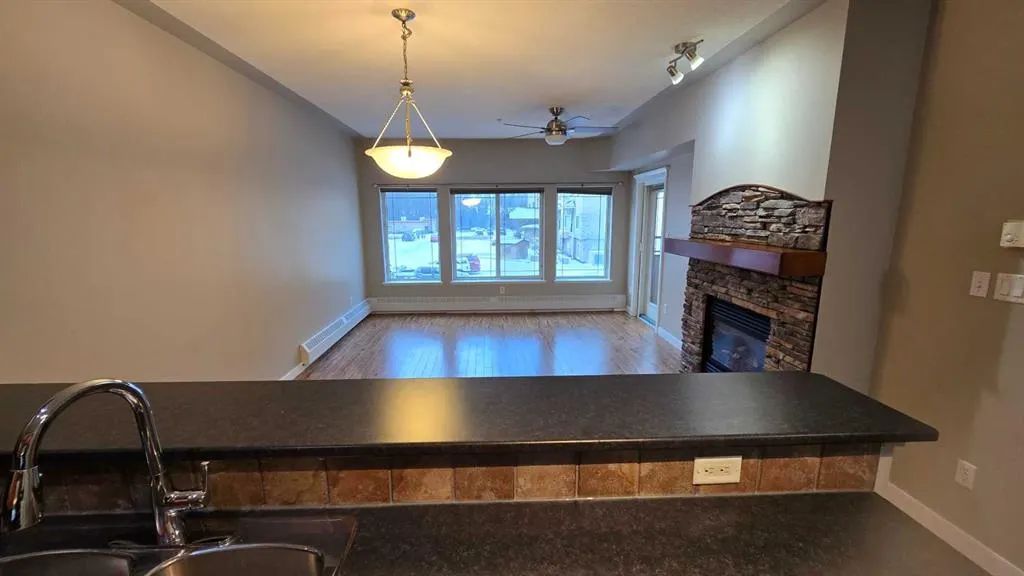 20 Discovery Ridge Close SW, #240