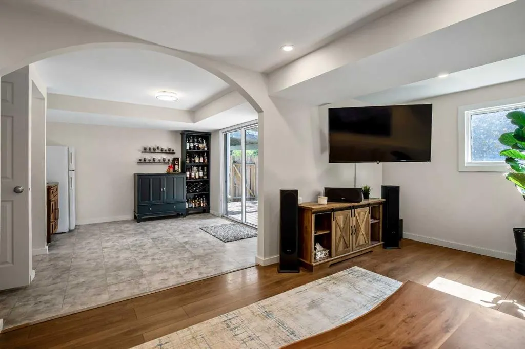19 Hawkfield Way NW