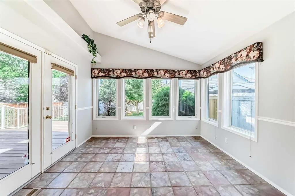 880 Somerset Drive SW