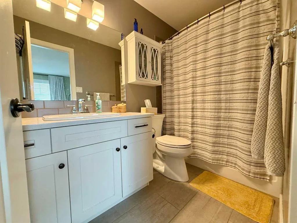 831 Miners Boulevard W