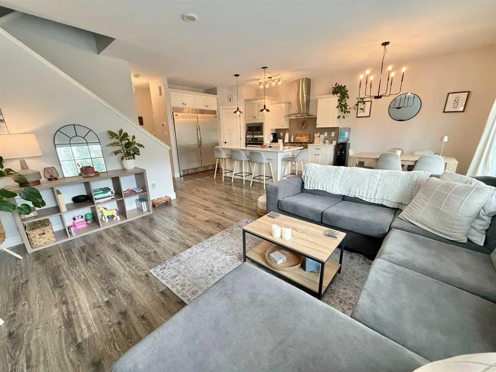 831 Miners Boulevard W