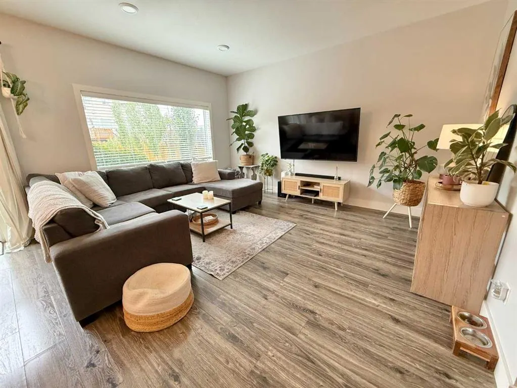 831 Miners Boulevard W