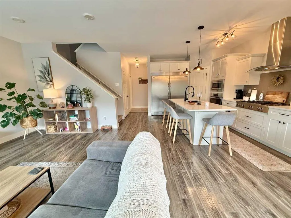 831 Miners Boulevard W