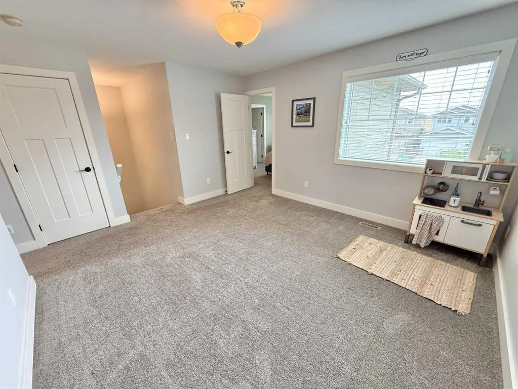 831 Miners Boulevard W