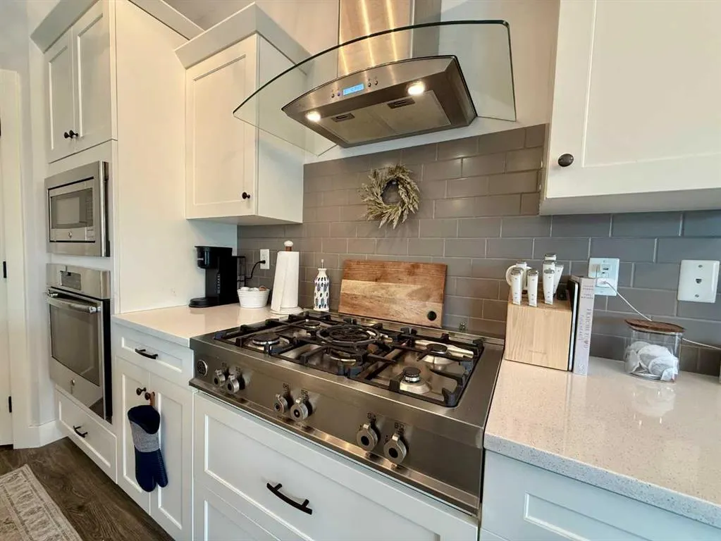 831 Miners Boulevard W