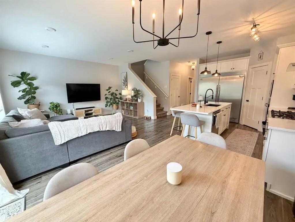 831 Miners Boulevard W
