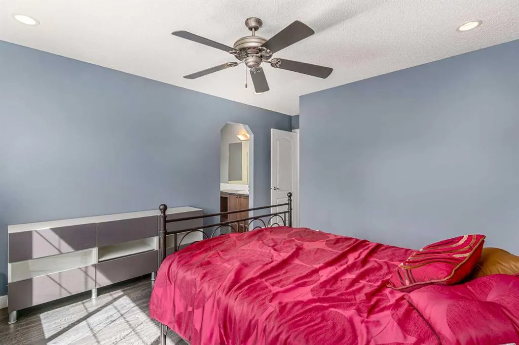 255 Silverado Range Close SW