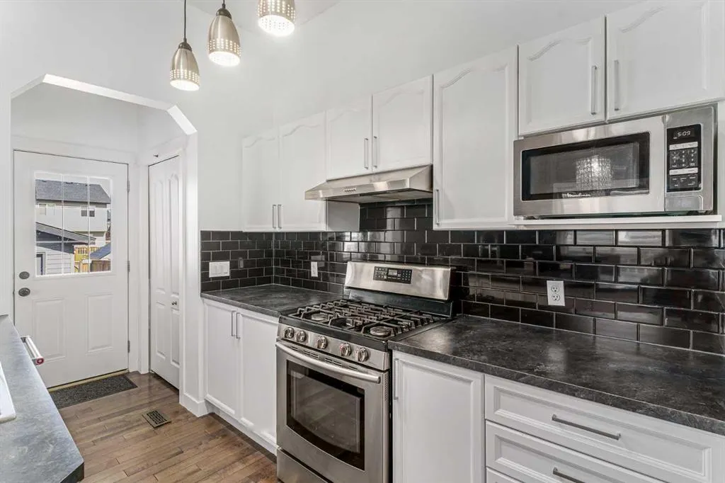 255 Silverado Range Close SW