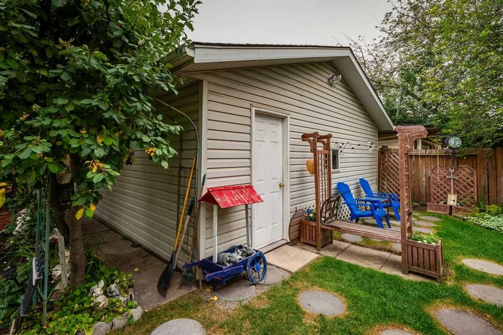 888 Riverbend Drive SE