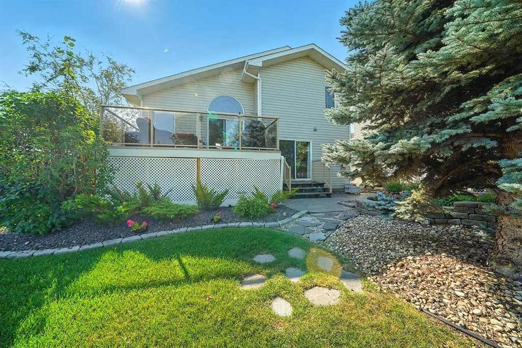300 Lampard Crescent