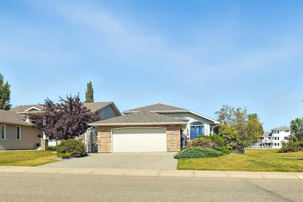 300 Lampard Crescent