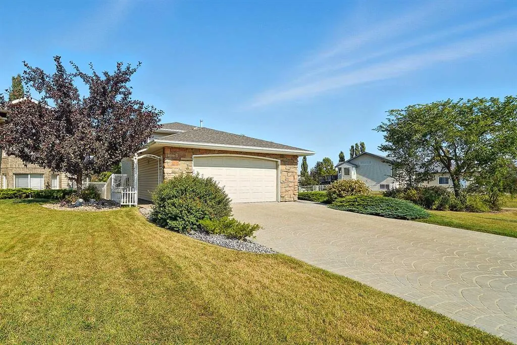 300 Lampard Crescent