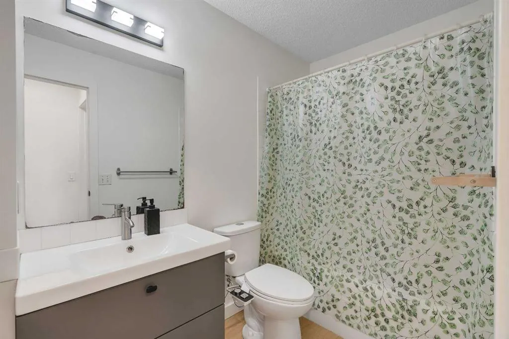 151 Tarington Green NE