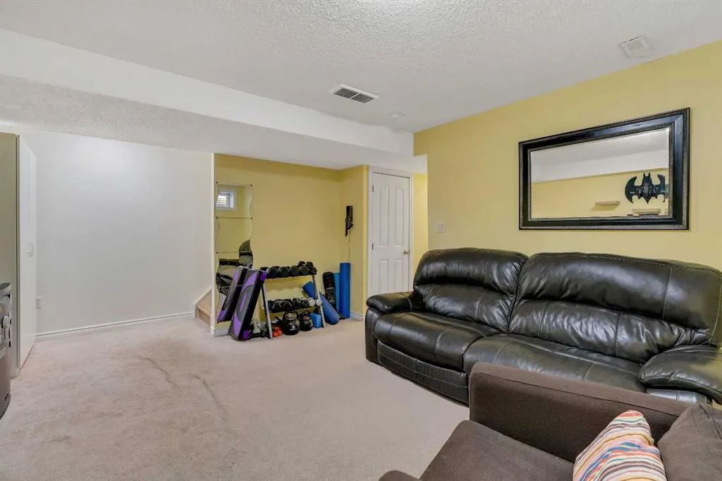 151 Tarington Green NE