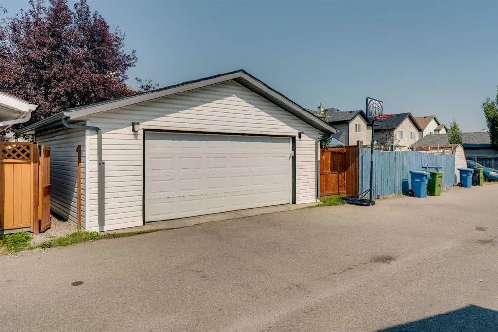 151 Tarington Green NE