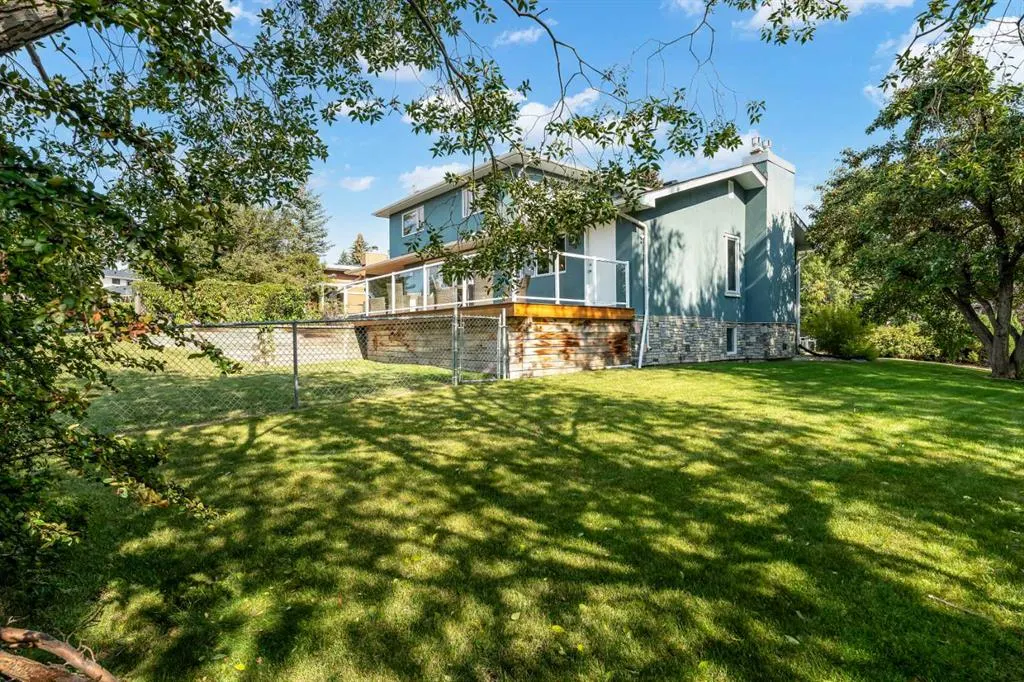5444 Varsity Drive NW