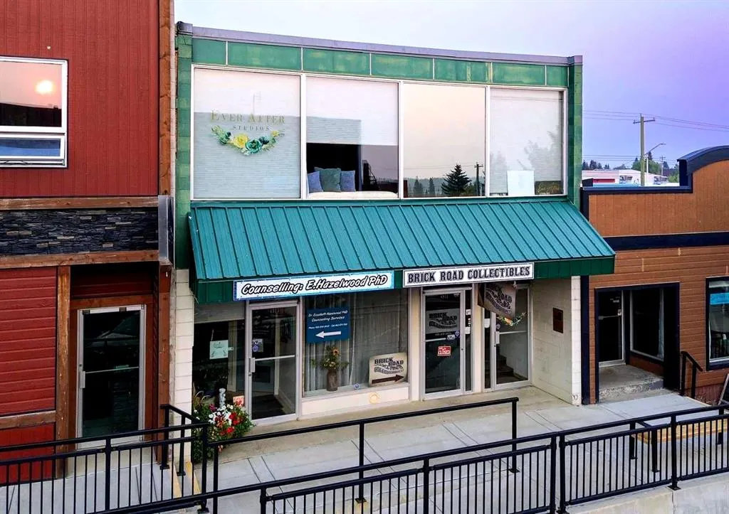 4909, 4911, 4913 50 Street