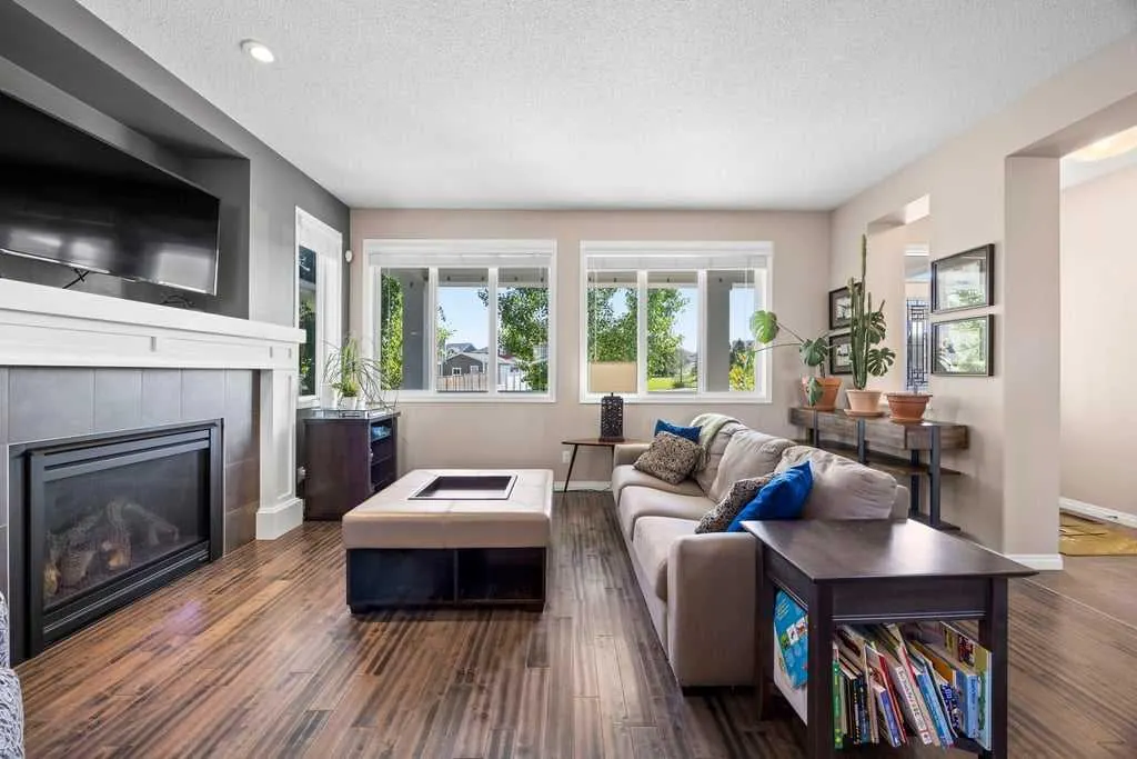 512 River Heights Green