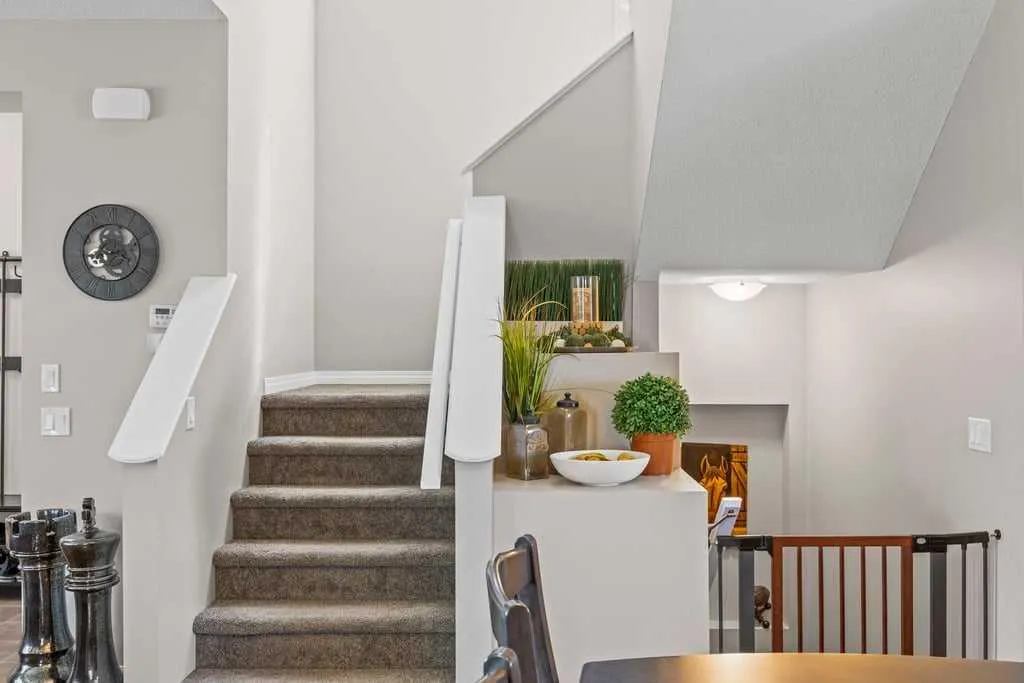 512 River Heights Green