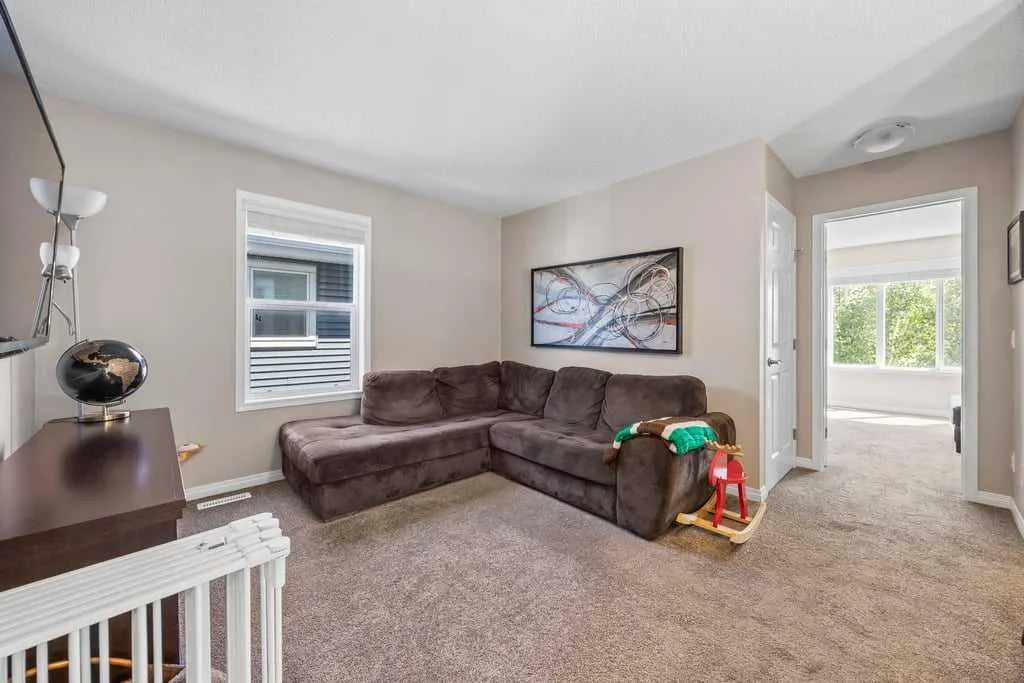 512 River Heights Green