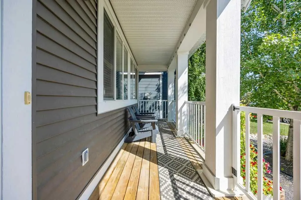 512 River Heights Green