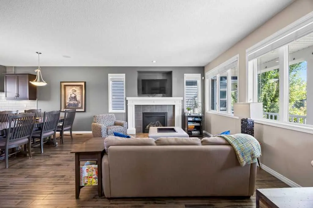 512 River Heights Green