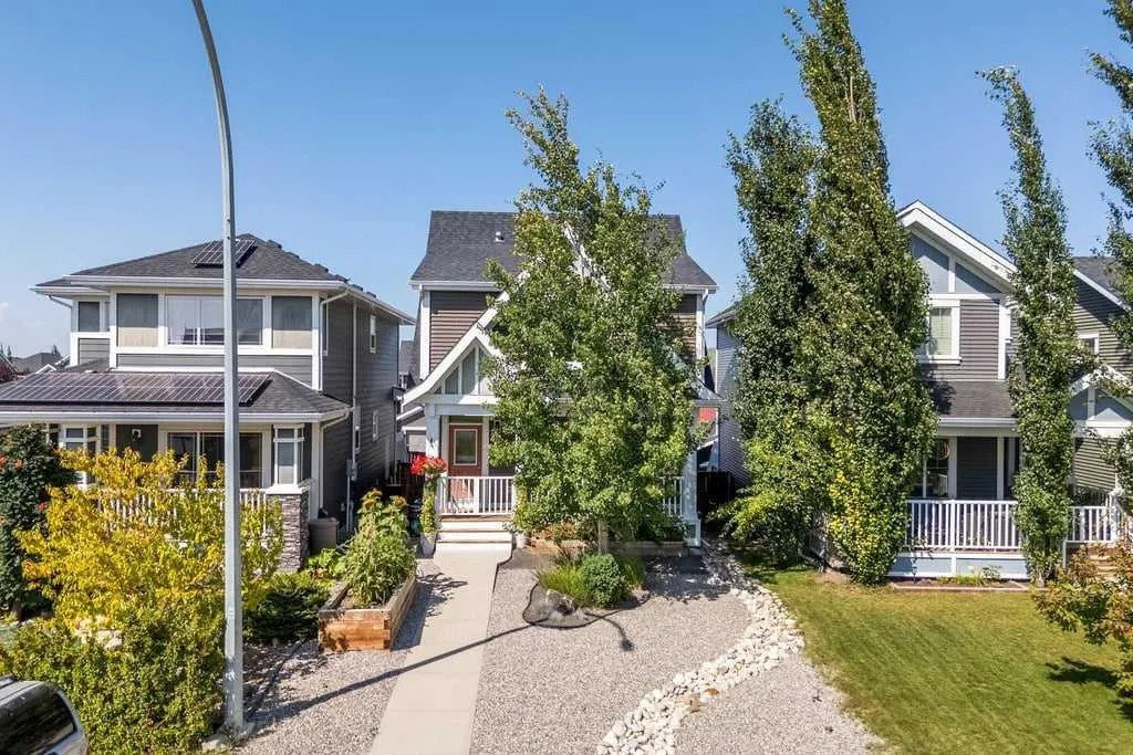 512 River Heights Green
