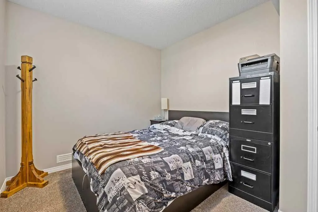 512 River Heights Green