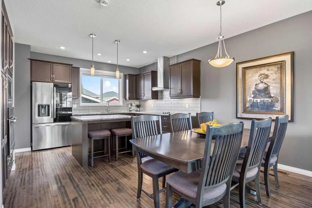 512 River Heights Green