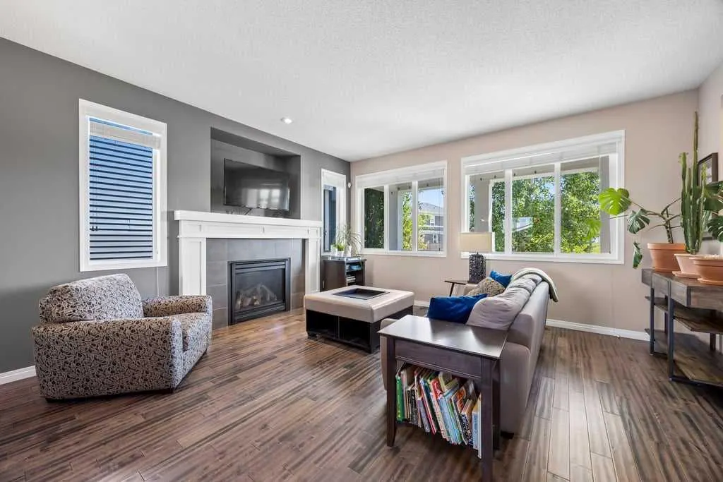 512 River Heights Green