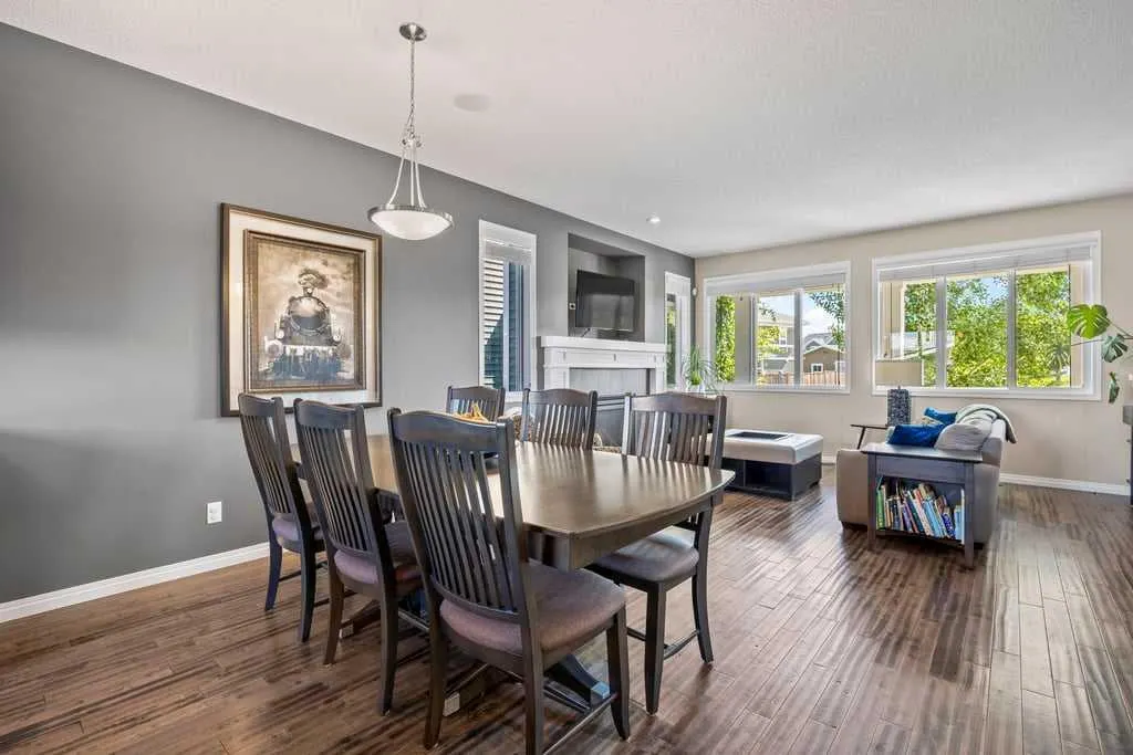 512 River Heights Green