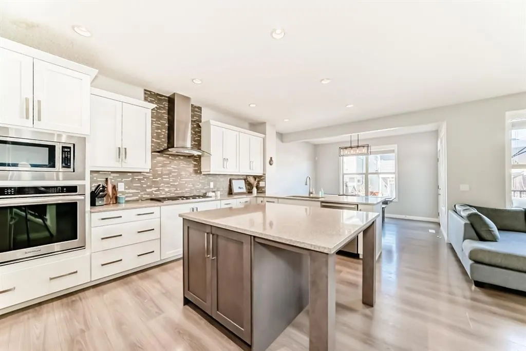 22 Riviera Place