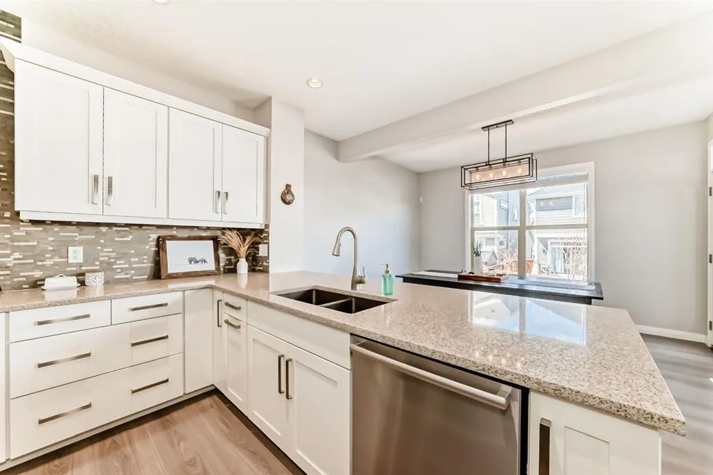 22 Riviera Place
